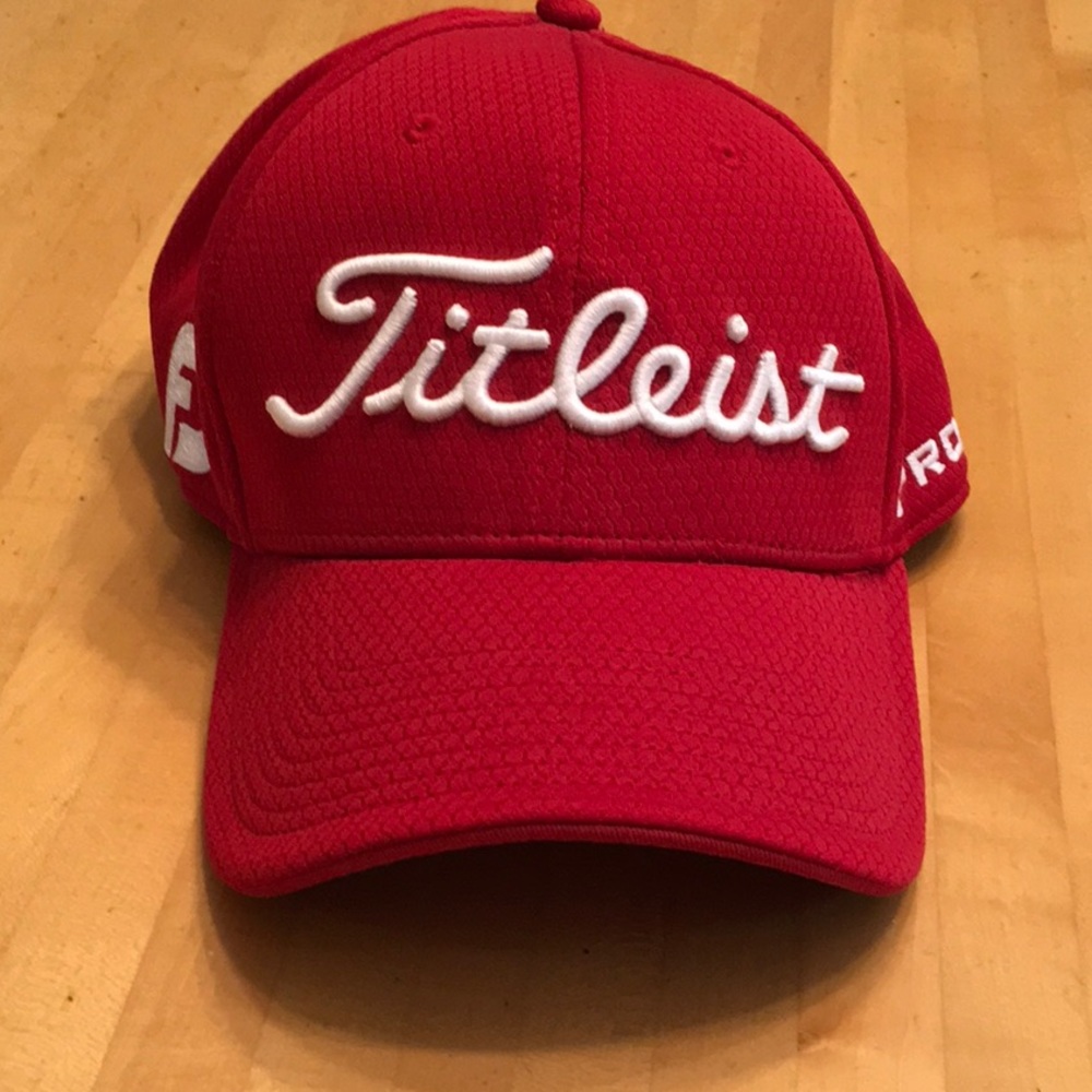 Titleist Pro V1 Men’s Golf Hat